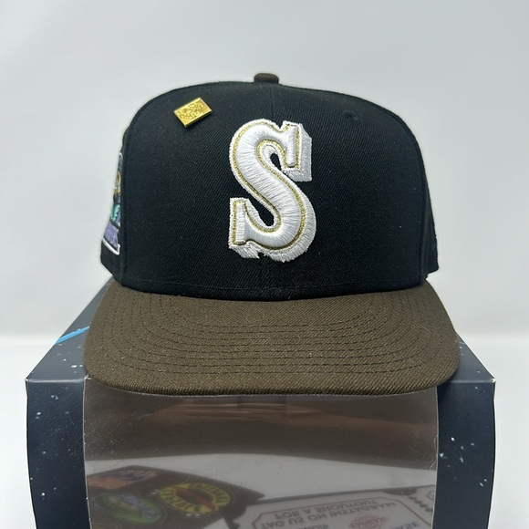 Capsule Hats Seattle Mariners Black/Brown/Lavender Fitted Hat Size 7 3/8 - Picture 3 of 9